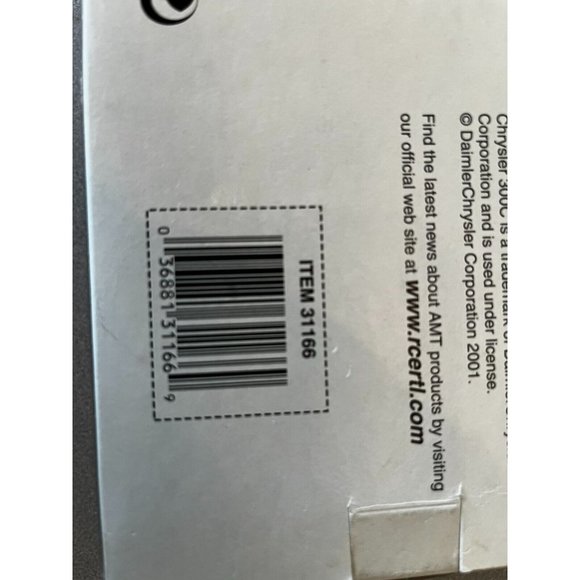 New in box AMT MASTERPIECE 1957 CHRYSLER 300C Model Car Black Hardtop 1/25 - Picture 7 of 10